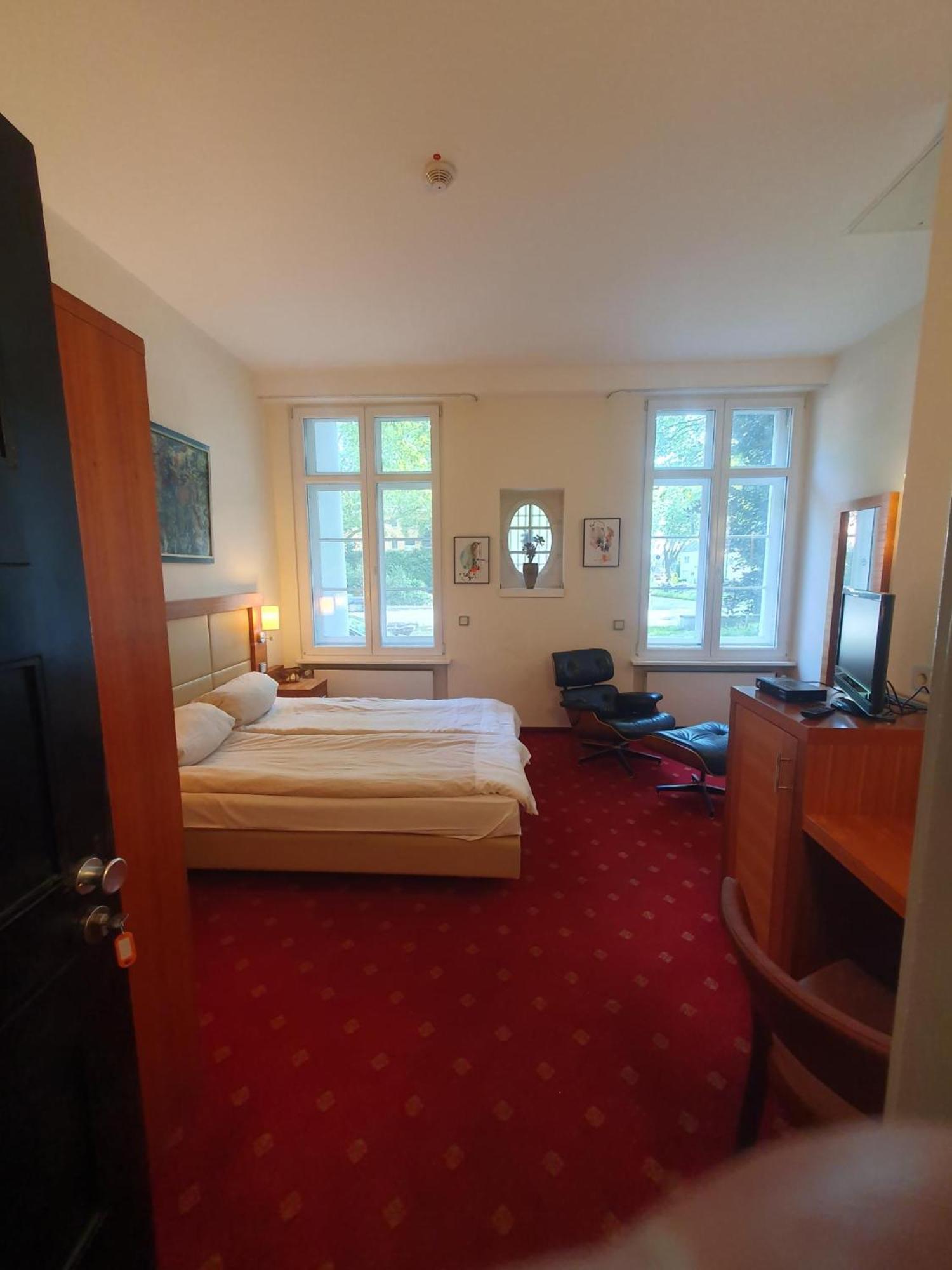 Die Villa, Zimmer 17, Dz Леверкузен Экстерьер фото