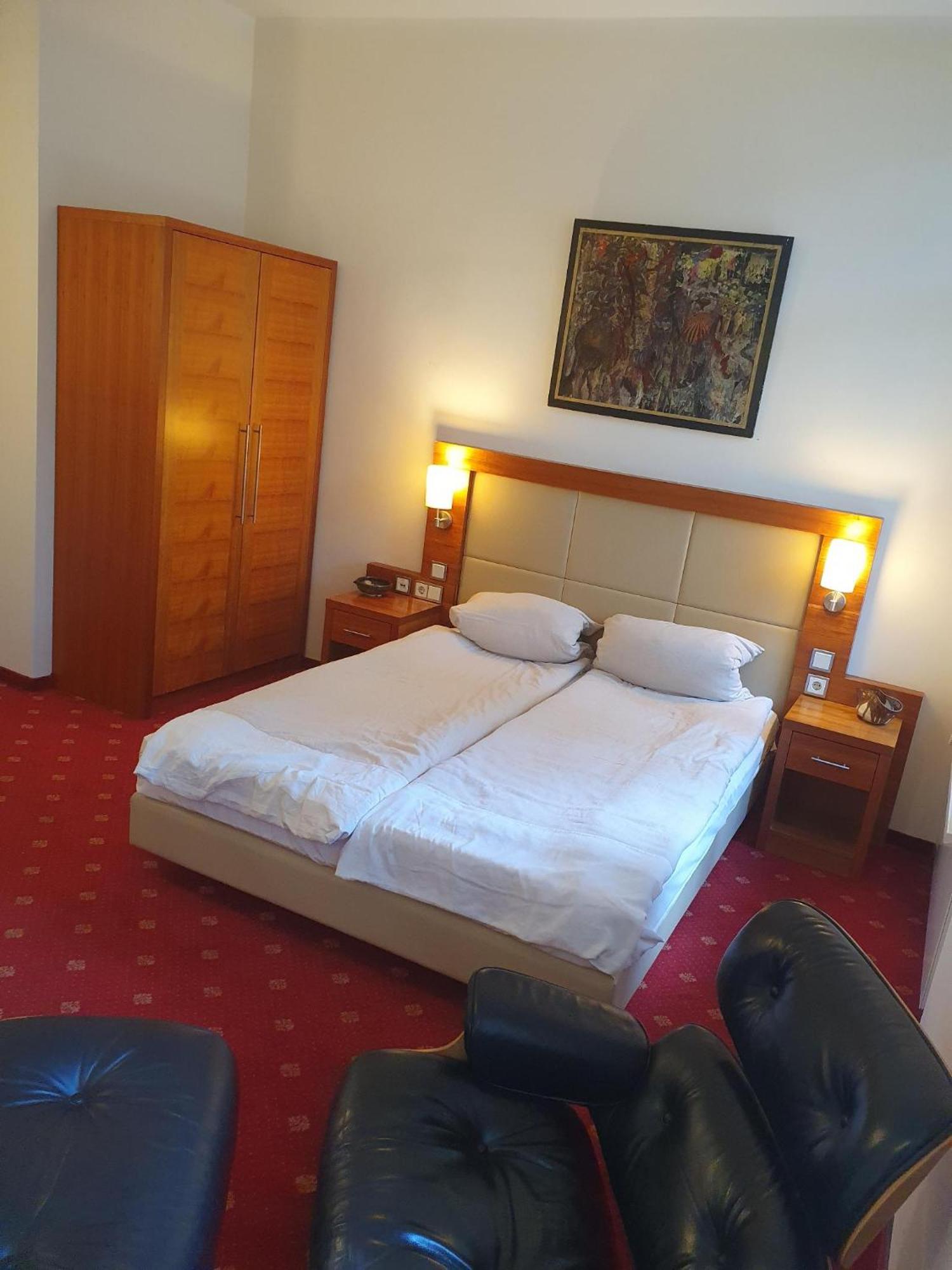 Die Villa, Zimmer 17, Dz Леверкузен Экстерьер фото