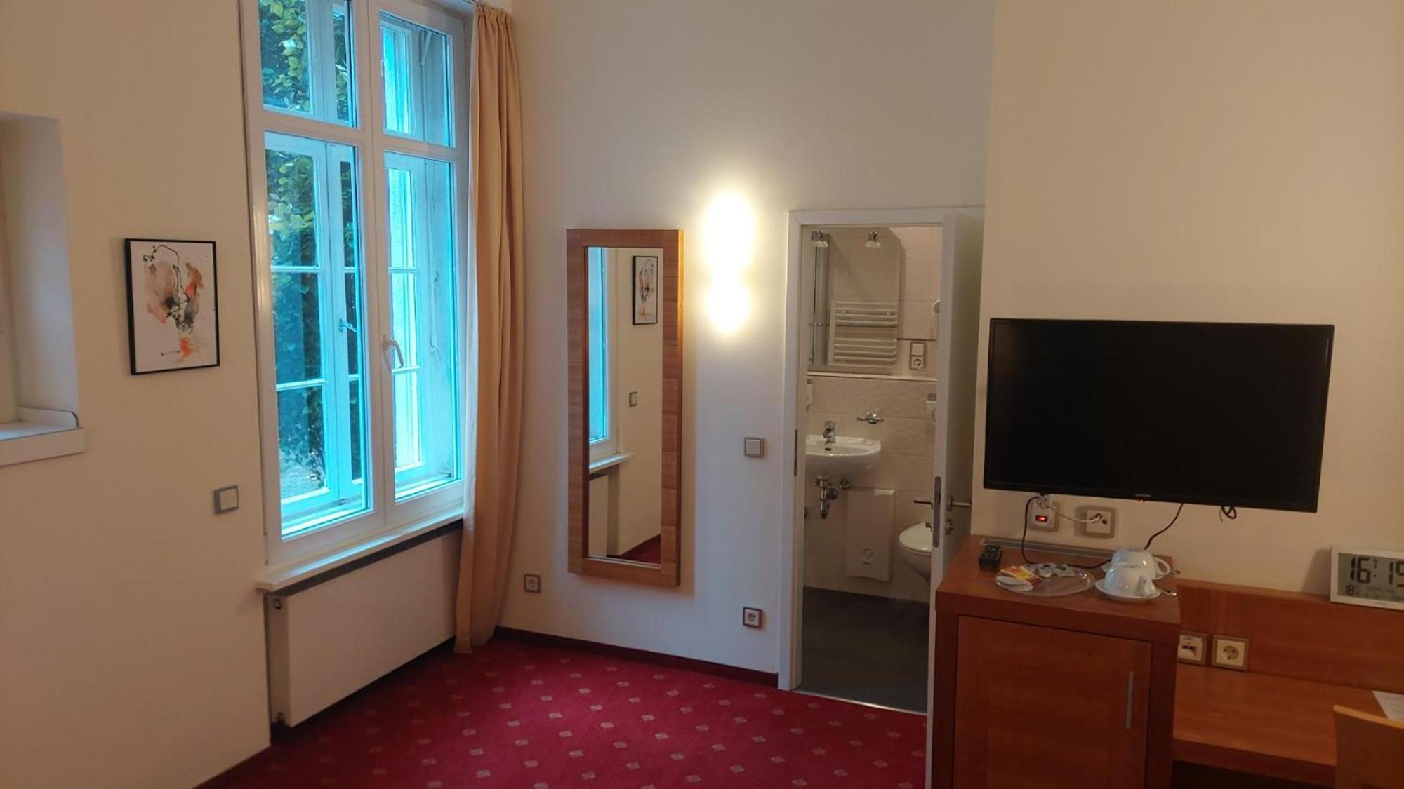 Die Villa, Zimmer 17, Dz Леверкузен Экстерьер фото
